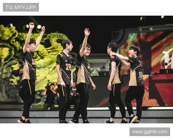 排面拉满诺伊尔莱默尔为LPL征战2025全球总决赛激情助威