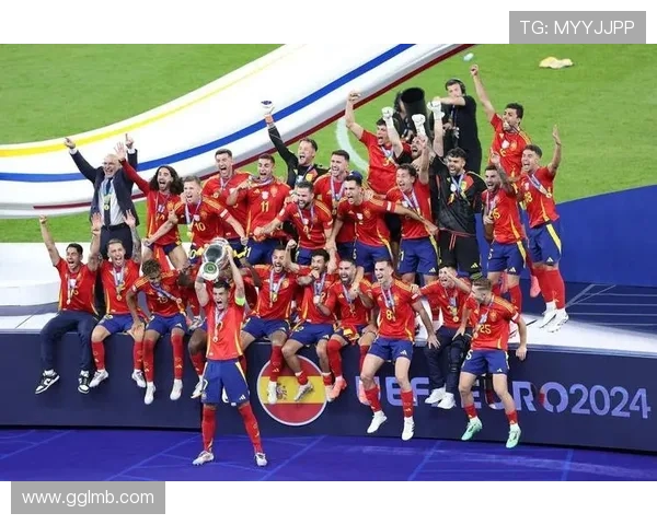 西班牙2-2土耳其晋级世界杯，奥尔莫、奥亚萨瓦尔破门，厄兹詹世界波